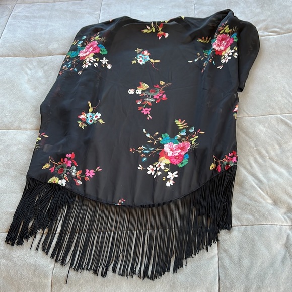Black Floral Kimono - Picture 3 of 7
